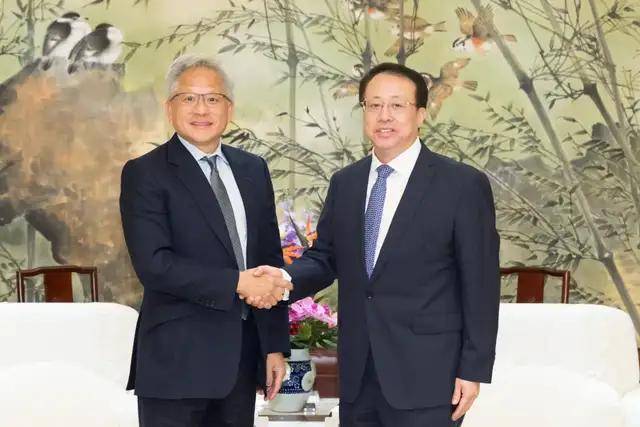 exness外汇官方网站G胖谈自己的日常生活：起床工作潜水健身房锻炼